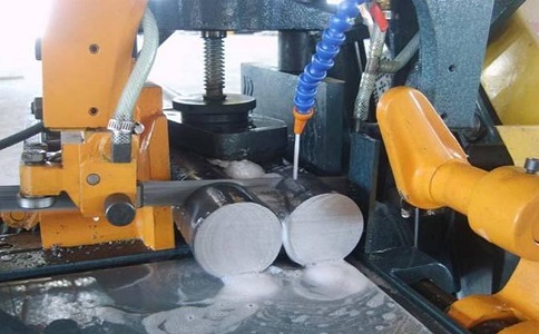 鹤城卧式带锯床的送料方式有哪几种？